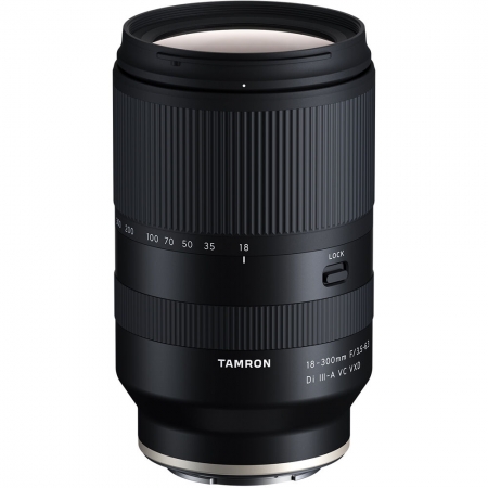 Tamron 18-300mm f/3.5-6.3 Di III-A VC VXD za Sony E